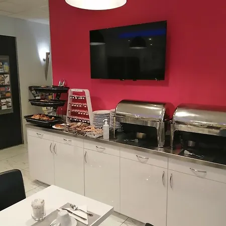 Hotel Western Windsor Palais Des Congrès 4*