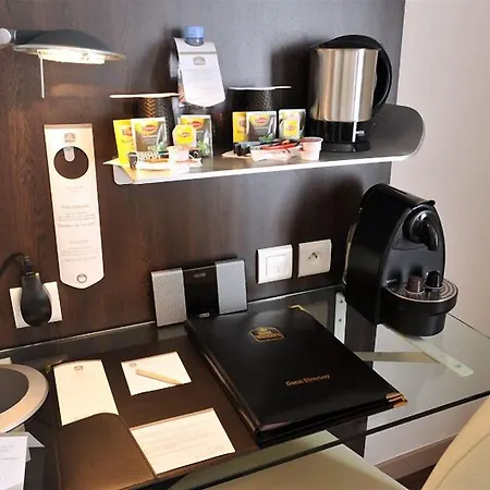 Western Windsor Palais Des Congrès Hotel 4*