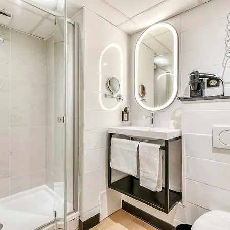 Hotell Centre 3*