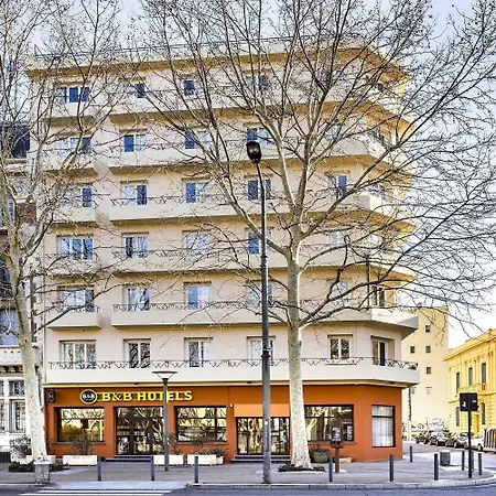 Centre Hotel 3*